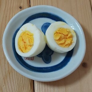 ゆで卵の黄身を真ん中に作るゆで方(^^♪